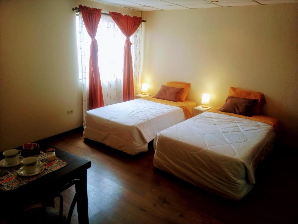 Casa De Huespedes Tu Parada En Cuenca Bagian luar foto